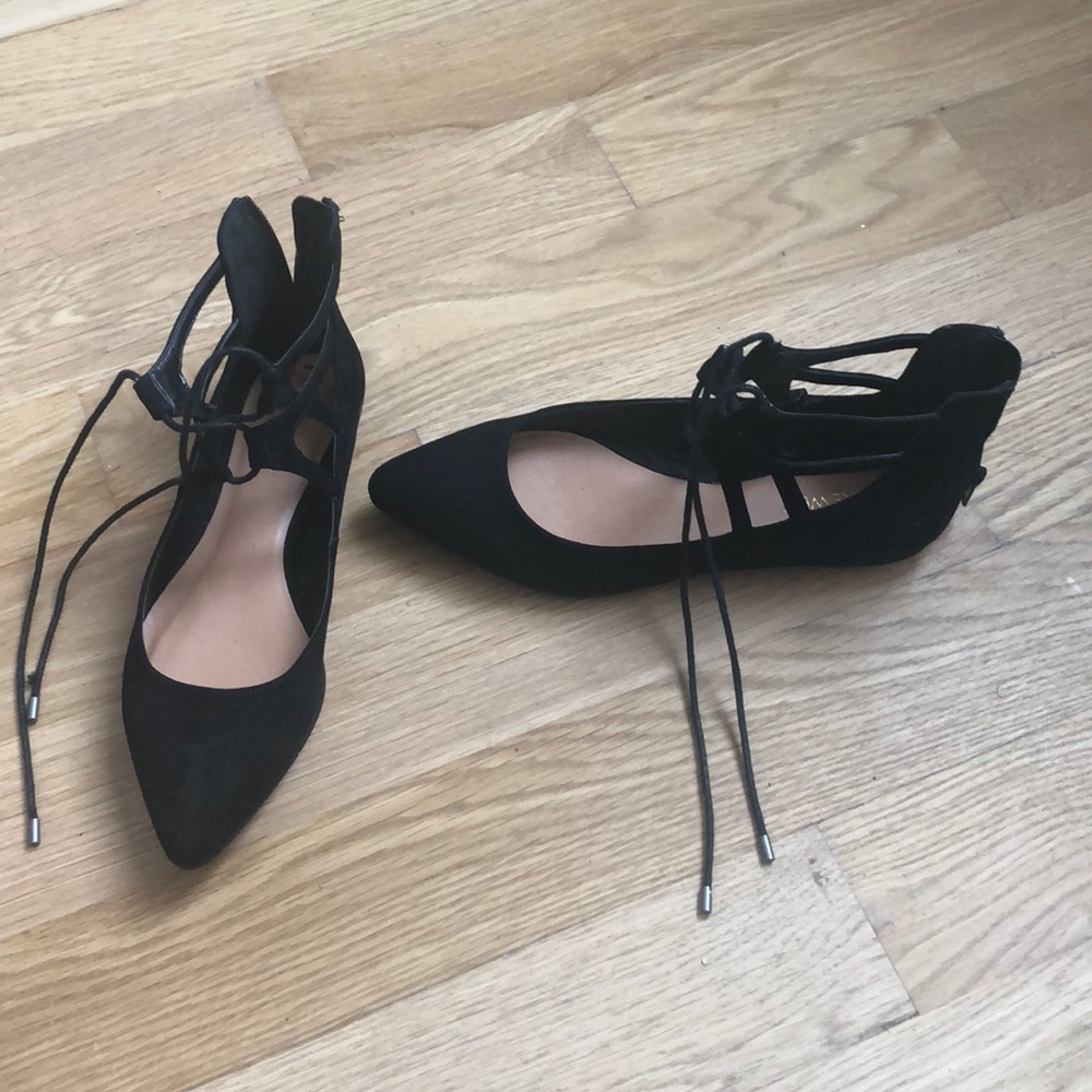 Black flat shoes
